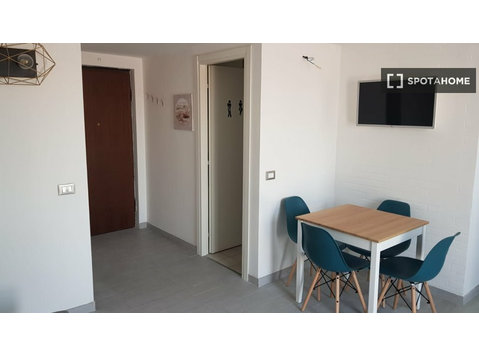 Apartment with 1 bedroom for rent in Rome - Korterid