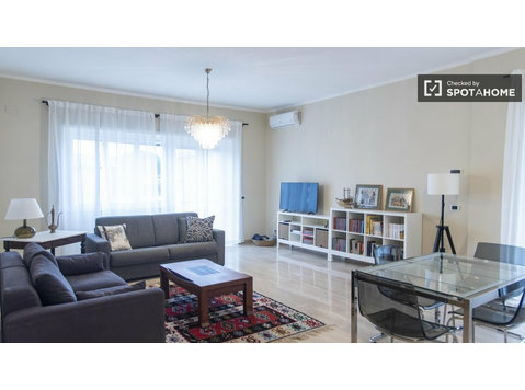 Appartamento con 2 camere da letto in affitto a Cornelia,… - Appartamenti
