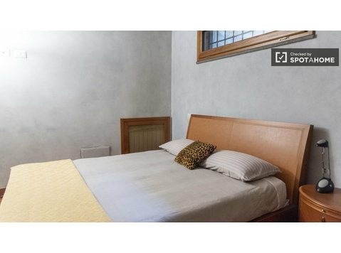 Apartamento de 2 habitaciones en alquiler en Roma, Roma - Pisos