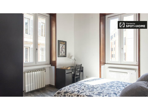 Apartament z 2 sypialniami do wynajęcia na Trastevere w… - Mieszkanie