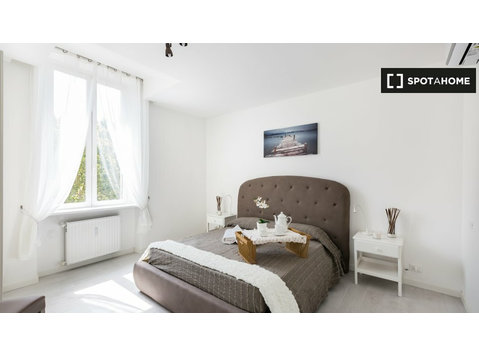 Appartamento con 3 camere da letto e aria condizionata in… - Appartamenti