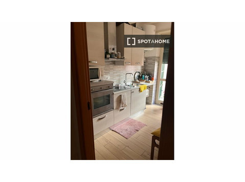 Apartamento de 3 habitaciones en alquiler en Roma - Pisos