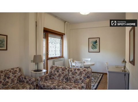 Komfortable 2-Zimmer-Wohnung zur Miete in Torrino - Wohnungen