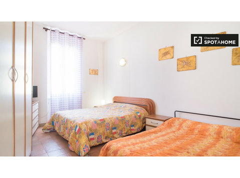 Grande apartamento de 1 quarto para alugar San Giovanni,… - Apartamentos