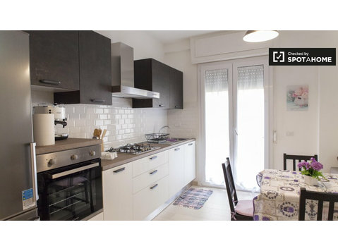Bel appartement 1 chambre à louer à Portuense, Rome - Appartements