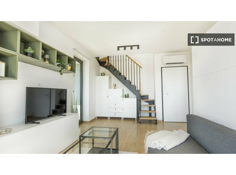 Roma'da kiralık tek yatak odalı dubleks daire - Apartman Daireleri