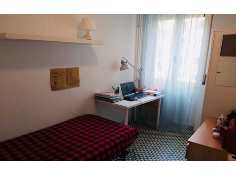 Private Room in Circonvallazione Nomentana - 	
Lägenheter