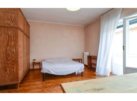 Private Room in Lungotevere Dante - Apartamentos