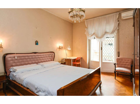 Private Room in Lungotevere Dante - Apartments