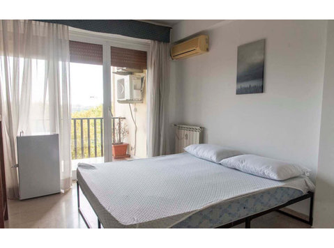 Private Room in Lungotevere Portuense - Apartamentos