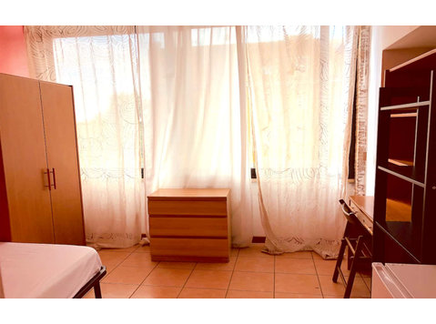 Private Room in Via Alessandro Brisse - Apartman Daireleri