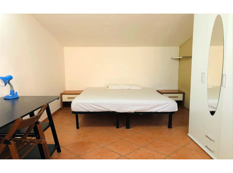 Private Room in Via Alessandro Brisse - Apartments