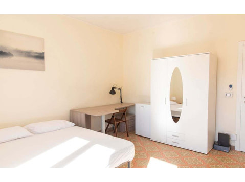 Private Room in Via Antonino Pio - Appartements