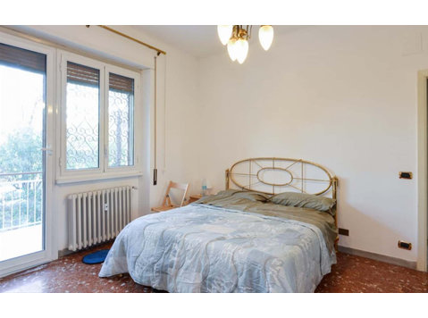 Private Room in Via Dodecaneso - Mieszkanie