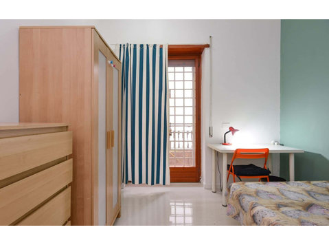 Private Room in Via Edoardo Jenner - Apartments