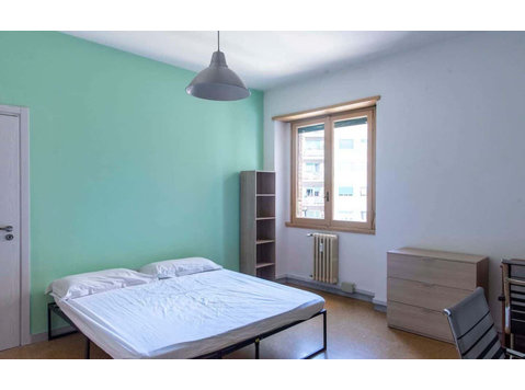 Private Room in Via Francesco Grimaldi - Apartamentos