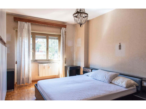 Private Room in Via Laurentina - Apartments