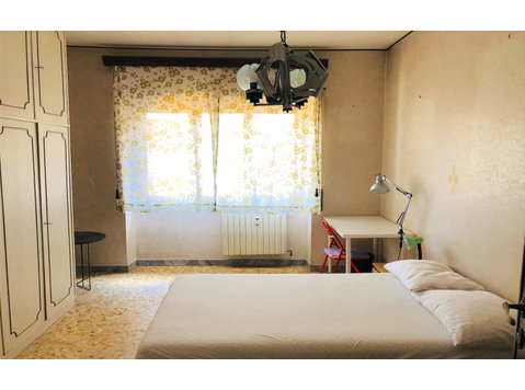 Private Room in Via Laurentina - Apartments