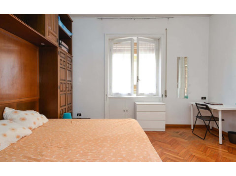 Private Room in Via Livorno - Apartments