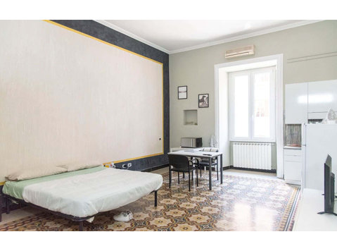 Private Room in Via Napoleone III - Appartements