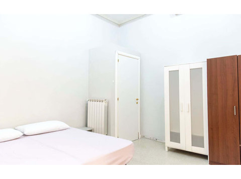 Private Room in Via Napoleone III - Wohnungen