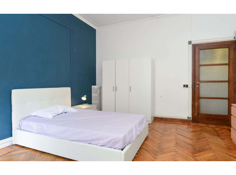 Private Room in Via Oreste Tommasini - 公寓