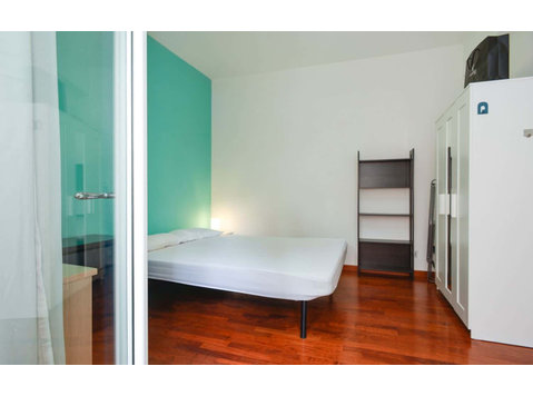 Private Room in Via Quirino Majorana - Wohnungen
