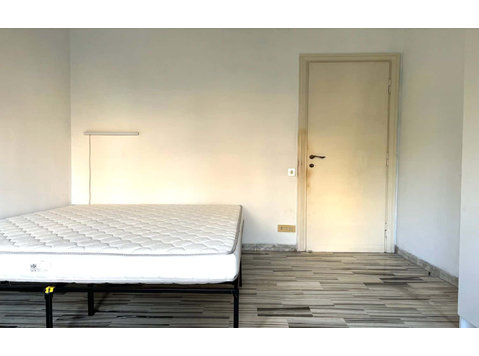 Private Room in Via dei Radiotelegrafisti - Apartman Daireleri