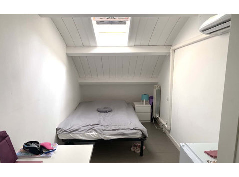 Private Room in Via di Carcaricola - Appartamenti