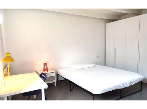 Private Room in Via di Carcaricola - Apartments