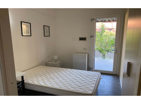 Private Room in Via di Carcaricola - Apartamentos