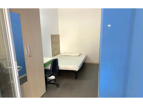 Private Room in Via di Carcaricola - Appartamenti