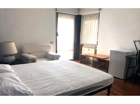 Private Room in Viale Cesare Pavese - Apartments
