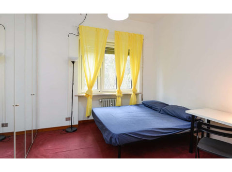 Private Room in Viale Egeo - Leiligheter