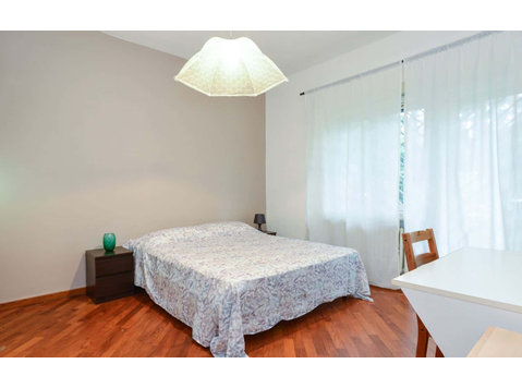 Private Room in Viale Egeo - Apartamente