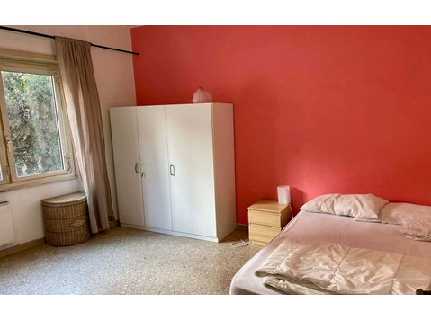 Private Room in Viale Tirreno - Apartemen