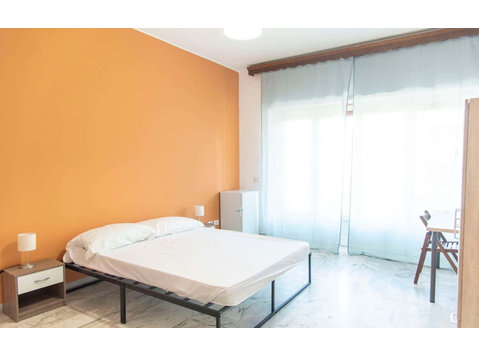 Private Room in Viale di Vigna Pia - 아파트
