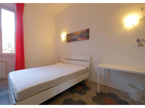 Regina 7 Room 4 - Korterid