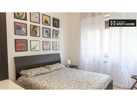 Stanze in affitto in appartamento con 1 camera da letto a… - Appartamenti