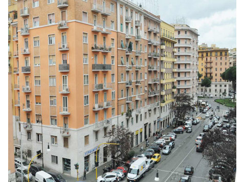 Stanza in Via di Santa Costanza - Wohnungen