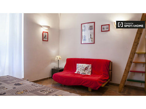 Lorenteggio, Roma'da kiralık stüdyo daire - Apartman Daireleri