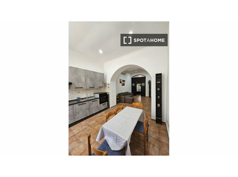 Studio à louer à Tuscolano Nord, Rome - Appartements