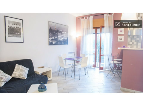 Stylish 1 Bedroom Apartment for Rent with Balcony in Rome - Leiligheter