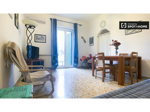 Stylowy apartament z 1 sypialnią do wynajęcia w Ostia… - Mieszkanie