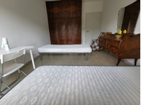 Via Riccardo Zampieri, Rome