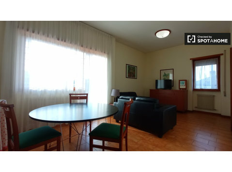 Maravilhoso apartamento de 1 quarto para alugar em Torrino,… - Apartamentos