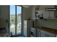 Room for rent in 3-bedroom apartment in San Martino, Genoa - الإيجار