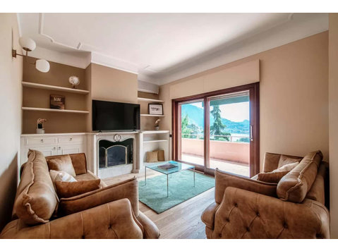 Apartment in Via Bellinzona - Pisos