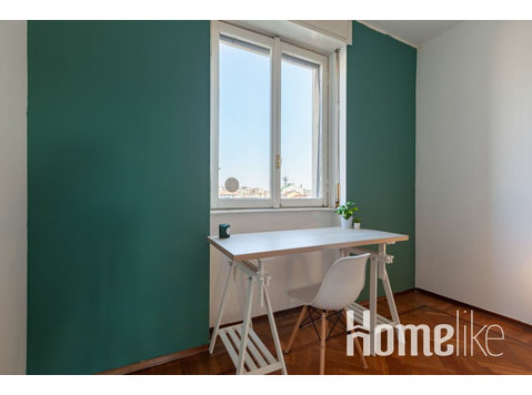 Recently Renovated Bright Room with AC in Well-Connected… - Συγκατοίκηση