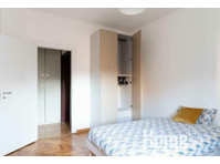 Stilvolles Co-Living: Geräumiges Zimmer in lebendiger… - WGs/Zimmer